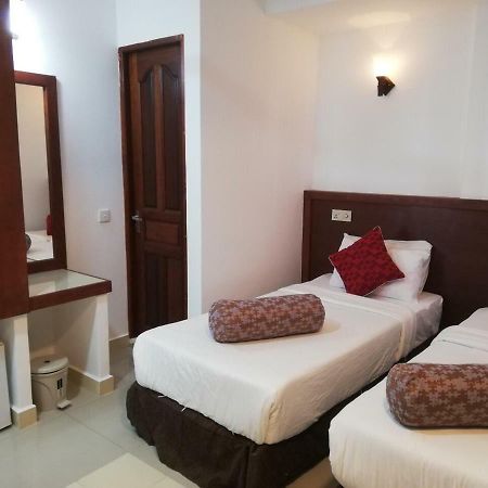 Beach Arena Inn 胡鲁马累 外观 照片