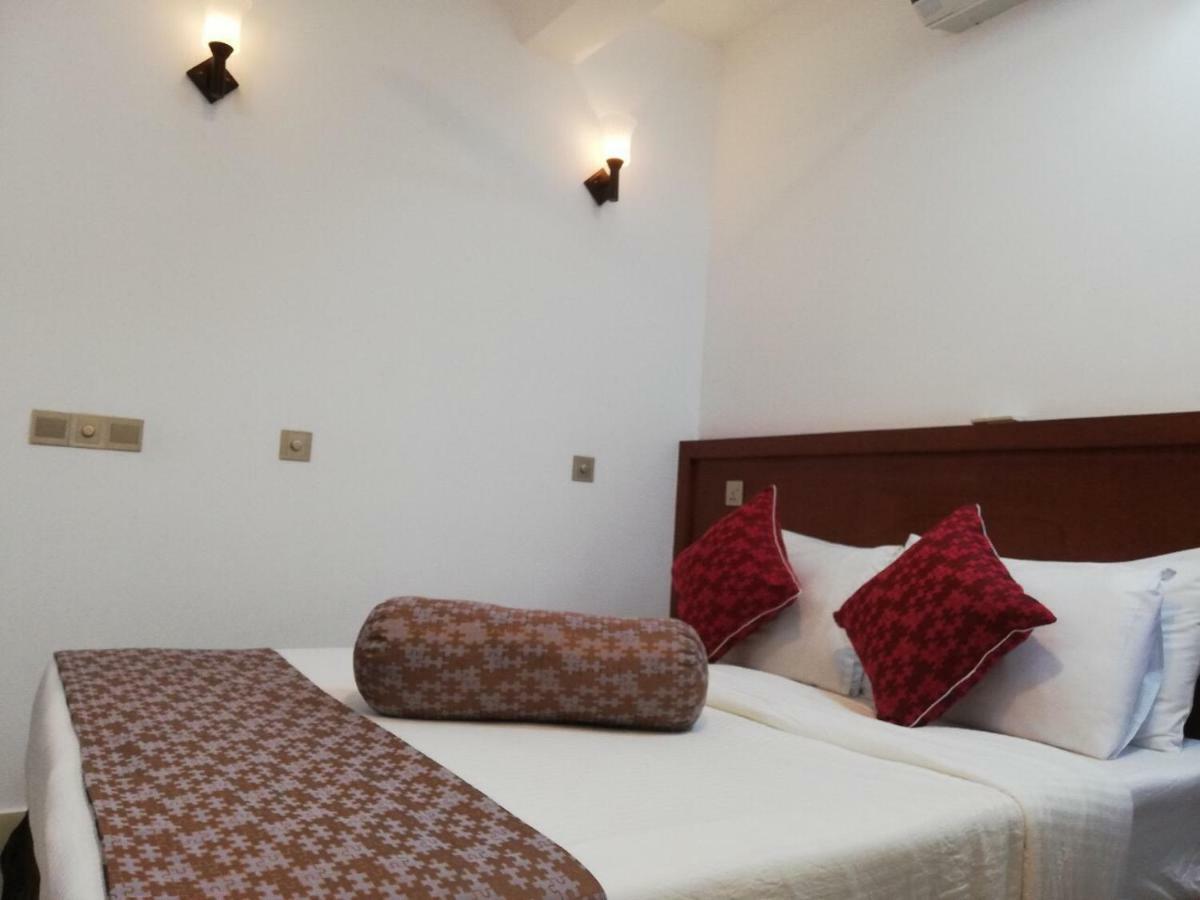 Beach Arena Inn 胡鲁马累 外观 照片